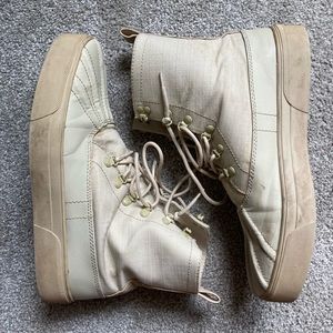 TAN URBAN OUTFITTERS LACE UP ARMY BOOTS